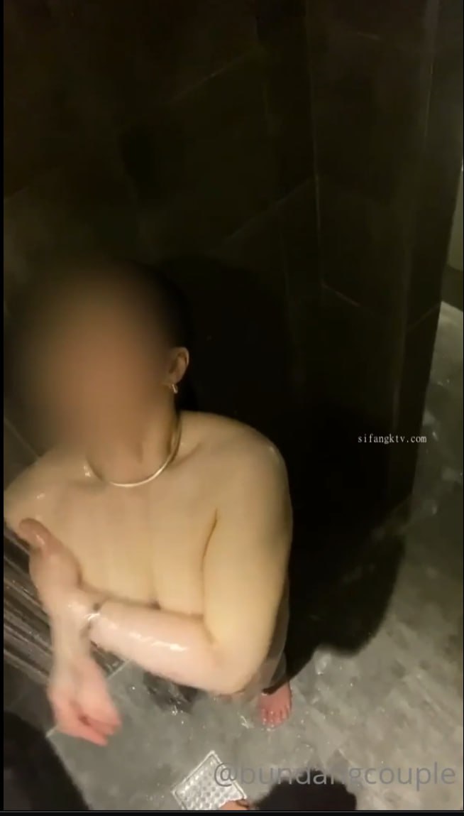 BUBB-133 階段女子校生 前を歩いてるだけでもムラっとするのに階段をあがるパンツ越しのケツは勃起するってモ